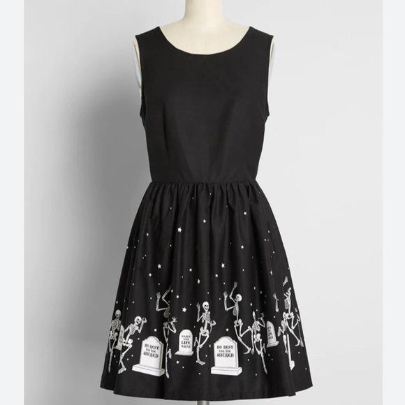 ModCloth x Black Friday Groovin' Graveyard Smash Dress A-Line Skater w pockets - Picture 1 of 6